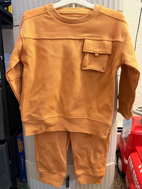 Cat & Jack Other - Cat & Jack Kids Matching Set Sweatshirt and Pants